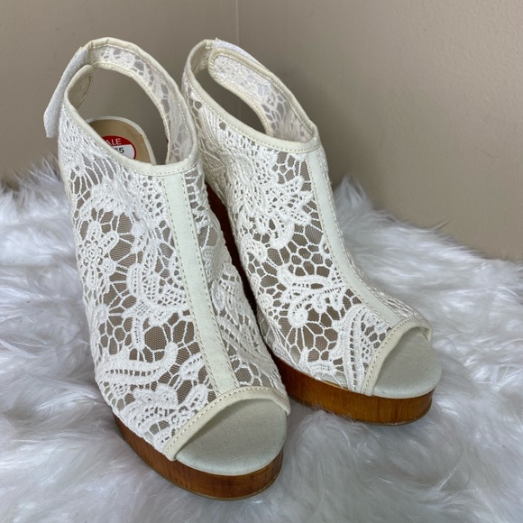 LUCKY BRAND White Lace Crochet Wedge Heel - Picture 5 of 11